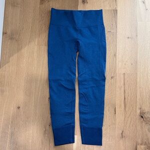 Lululemon Athletica Blue Leggings with ribbed elastic at the bottom